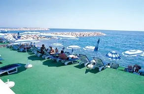 La Perla Resort Hotel - Image 4