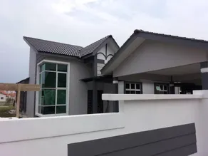 Aurora Homestay (Fully Aircond Room & Liv. Hall) - Image 2