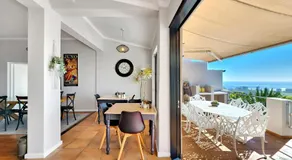 Bluegum Hill Guesthouse & Apartments - Image 2
