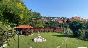Meszko Park House Budapest - Image 4