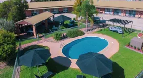 Statesman Motor Inn - Image 4
