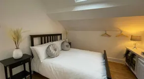 CityStays Rooms with Free Parking - Image 2