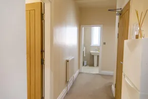 Luxury Apt No 1 - Two Bed Apartment - Image 5
