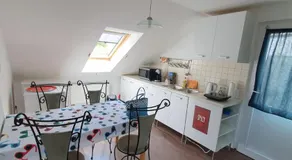 Sunshine Apartment Velence - Image 4