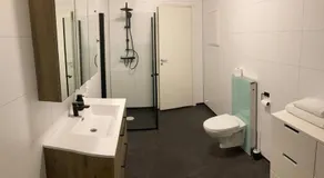 New, spacious apartment - Image 2