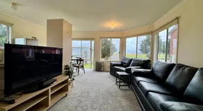 Private Farmhouse & Paddock Available - Image 2