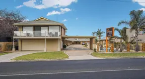 Hybiscus Waterfront Apartments - Image 5