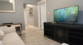Retreat Suite 4 - Downtown Getaway - Image 4