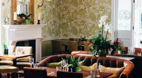 Embankment Hotel - Image 2