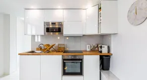MELANIE - Emerald serenity in Nanterre - Image 2