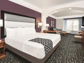 Quality Inn & Suites - Image 2