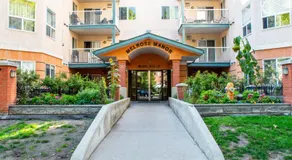 The Breakfast Club Suite - KingBed& AC - Patio - UG Park - Image 5