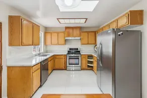 Russell House Near Hollywood & Griffith Park 3 Bedroom Home - Image 2