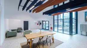 Hilltop Serviced Apartments-Stockport - Image 3