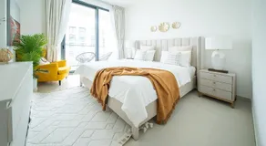 Gorgeous 1 Bed Apartment in Blue Bay Walk - Image 2