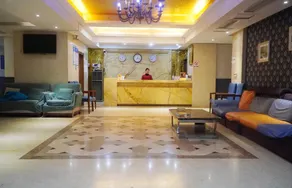 Huaying Peak Business Hotel (Huayingshan Square Branch) - Image 5