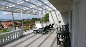 Nosztalgia Balaton Apartmanház - Image 3