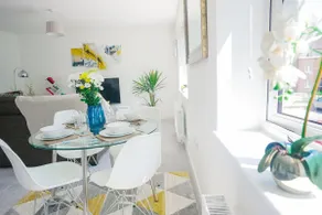 Family-Friendly 2BR/2BA with WiFi & Parking - Image 3