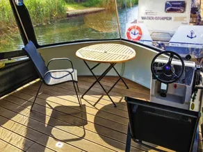 Houseboat on the Peene in Demmin - Image 5
