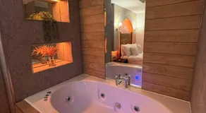 Luxury Jacuzzi Suites Halifax - Image 3