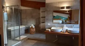 Chalet Lago - Image 2