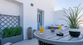 Uncle's Luxury Jacuzzi - Image 4