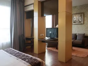 LA Hotel - Image 4