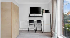 Riverview, studio style room near station R3 - Image 2