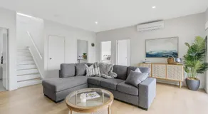 19 Carnegie Luxury - Linen Included - WiFi - Walk to beach - Town Views - Image 2