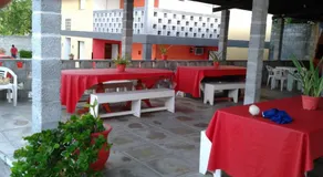 FLATS no Forte a 200m da praia, com 60 m2, 2 quartos com ar condicionado, cozinha completa, área de lazer, WIFI, piscinas, estacionamento, acomodam 8 pessoas, portaria 24H, ambiente familiar. - Image 4