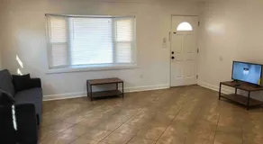 Private 2-bedroom house, free parking, 15-min walk to direct NYC Manhattan train, MetLife Stadium FIFA World Cup 30 minutes away - Image 4