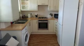 Ground Floor Cornish Retreat Free Parking - Image 3