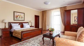 Alanda Hotel - Image 2
