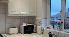 The Cotton Mill Hideaway - One Bedroom Apartment - Free Parking near Etihad Stadium & CoOp Live - Image 4