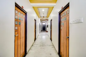 OYO 69002 Shree Krishna Hotel & Restaurant - Image 4