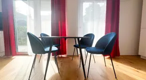 Großzügige Wohnung mit Terrasse - Image 4