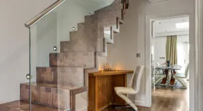 4 Bedroom House in Chiswick- Elegance & Serenity - Image 4