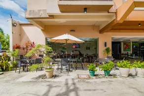 Main Hotel and Suites Cebu - Image 4