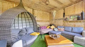 Finest Retreats- Shepherds Hut at Hilltop Farm - Image 3