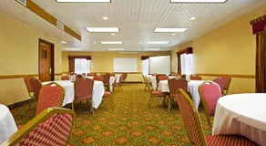 Candlewood Suites Grand Rapids - Image 5
