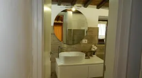 Suite matrimoniale Sofia con bagno privato - Image 2