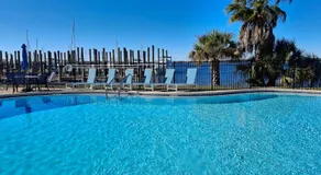 Waterfront 1-Bedroom Condo in Panama City - Image 3