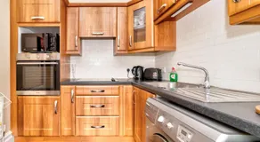 Flat 4, 2 Victoria Street - Image 3