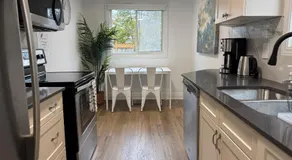 North Barrie !A Stylish and Spacious Private Bedroom with Private Bathroom - Image 4