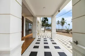 Royal Oshin Hotel - Image 2
