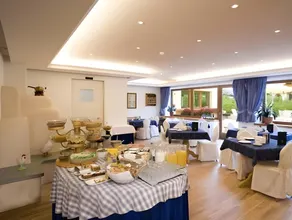 Hotel La Villa - Image 2