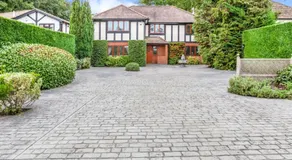Old Slade Cottage - Train to London 30mins, Heathrow 15mins away,Free Parking - En-suit rooms - Image 4