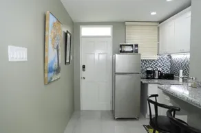 Kingston Guest Apartment at Valencia - Image 3
