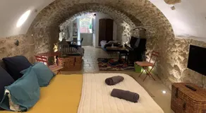 la villageoise, chambre troglodyte pitoresque au cœur du village - Image 3