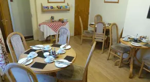 Hurst Dene Aparthotel - Image 3